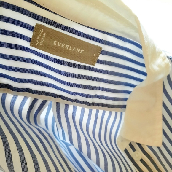 NWOT Everlane Must-Have Shirt in Silky Cotton, Blue White Stripe - Size 6 - Picture 6 of 16